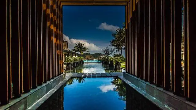 ARCHITECTURE & DESIGN
